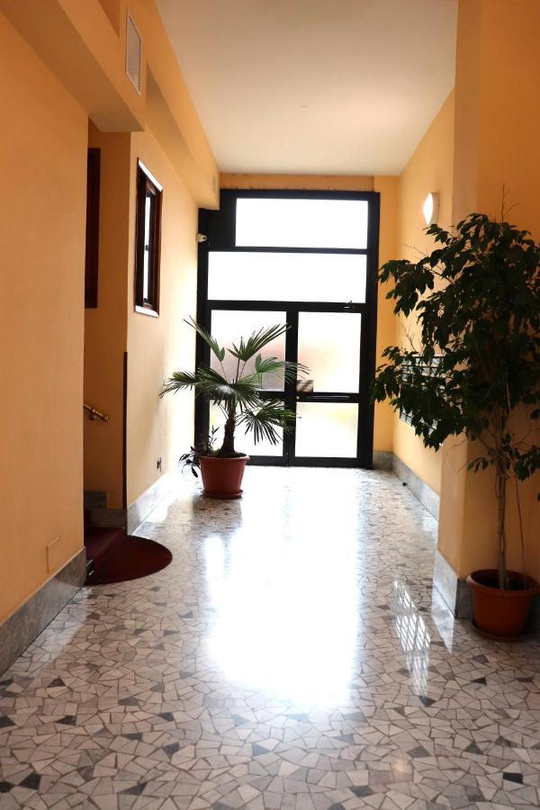 * La Casa Di Arti * 25 Min Dal Duomo Apartment Милано Екстериор снимка